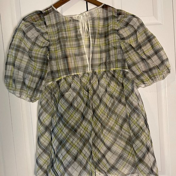 NWT- Aritzia Sheer Puff-Sleeved Blouse - Picture 4 of 8